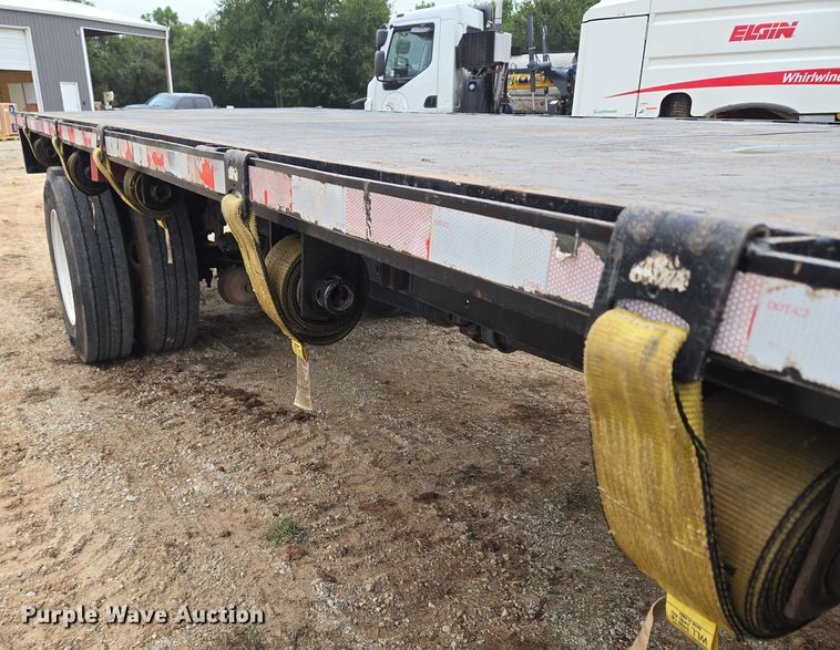 image for item EU3640 2016 International 4000 flatbed truck