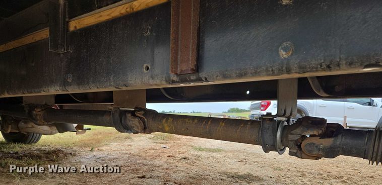 image for item EU3640 2016 International 4000 flatbed truck