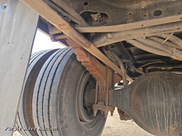 image for item EU3640 2016 International 4000 flatbed truck