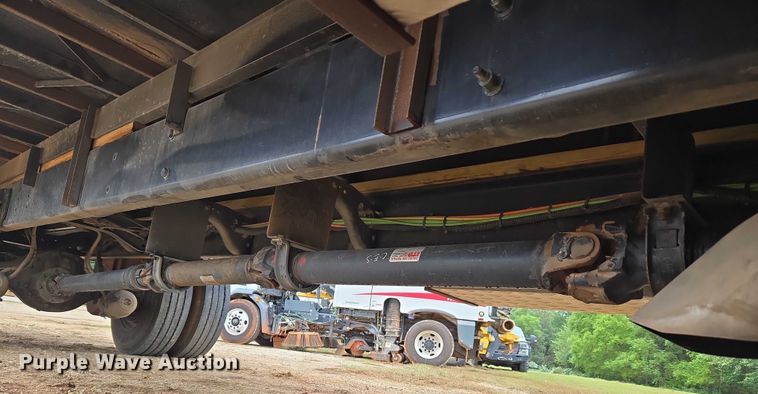 image for item EU3640 2016 International 4000 flatbed truck