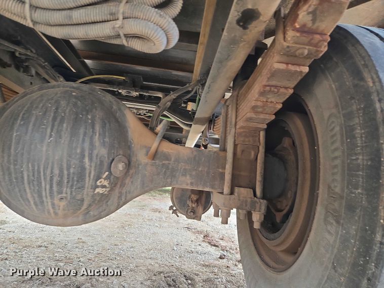 image for item EU3640 2016 International 4000 flatbed truck