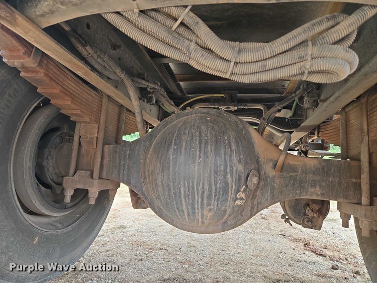 image for item EU3640 2016 International 4000 flatbed truck