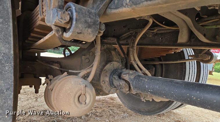 image for item EU3640 2016 International 4000 flatbed truck