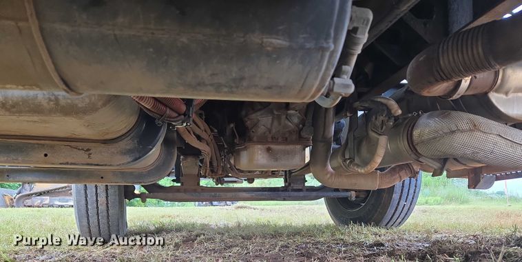 image for item EU3640 2016 International 4000 flatbed truck