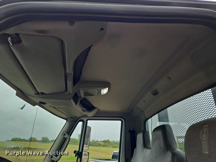 image for item EU3640 2016 International 4000 flatbed truck