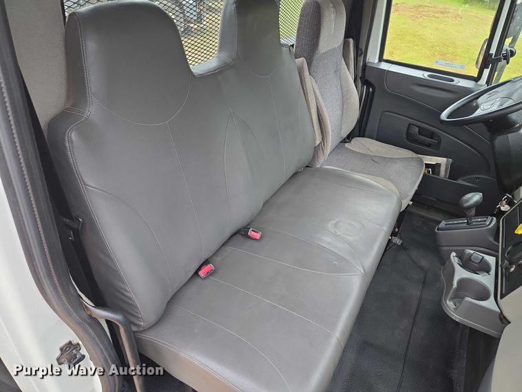 image for item EU3640 2016 International 4000 flatbed truck