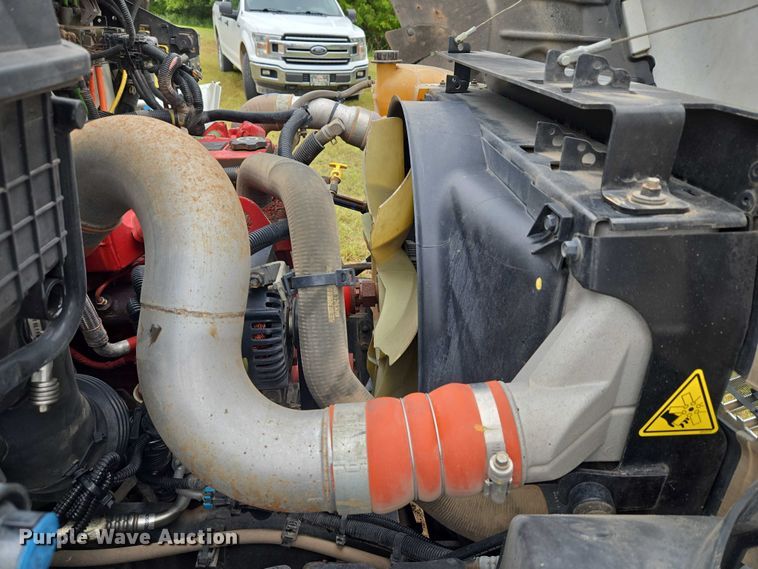 image for item EU3640 2016 International 4000 flatbed truck