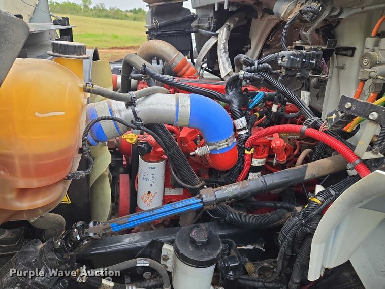 image for item EU3640 2016 International 4000 flatbed truck