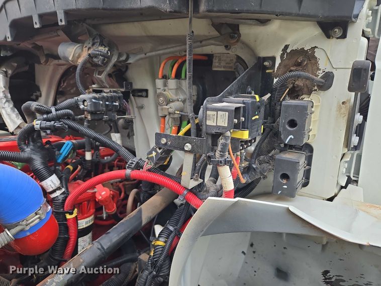 image for item EU3640 2016 International 4000 flatbed truck