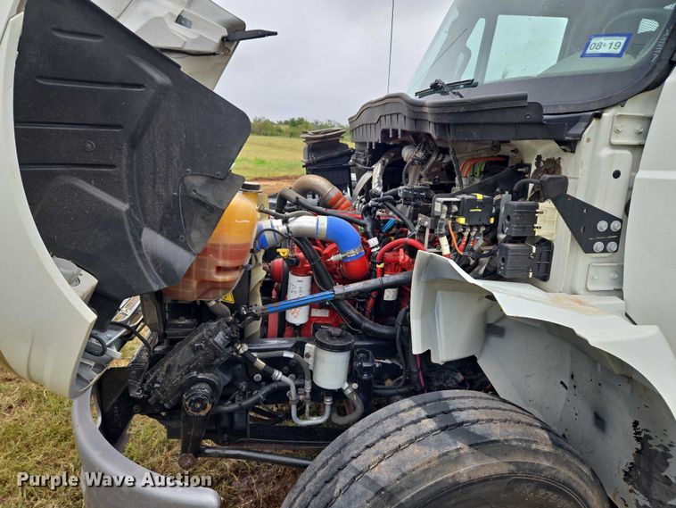 image for item EU3640 2016 International 4000 flatbed truck