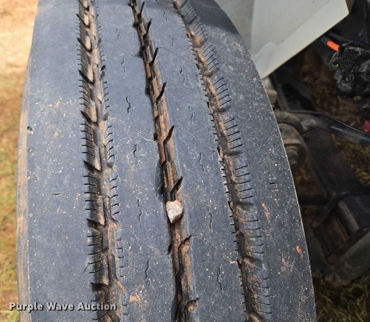 image for item EU3640 2016 International 4000 flatbed truck