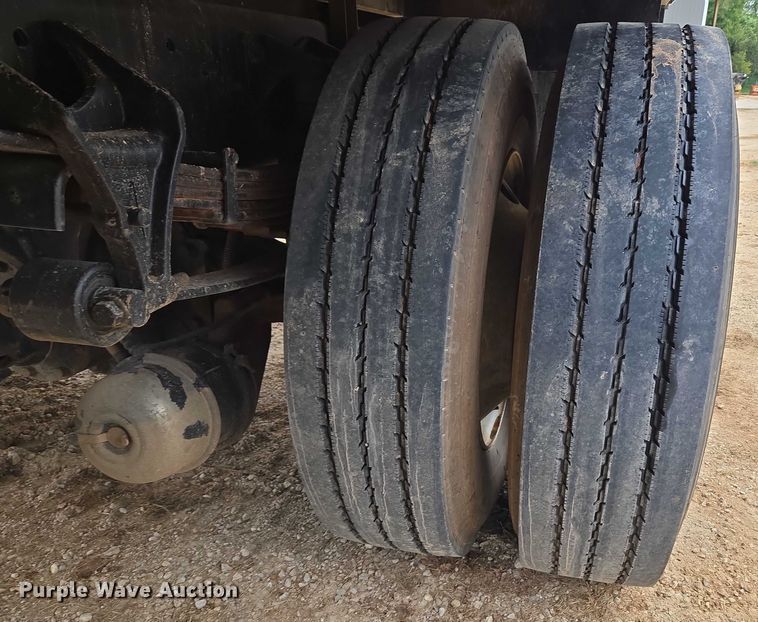 image for item EU3640 2016 International 4000 flatbed truck