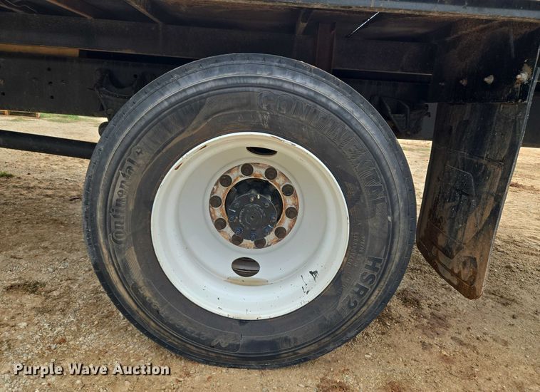 image for item EU3640 2016 International 4000 flatbed truck