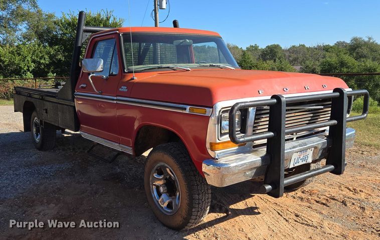 image for item EU3798 1979 Ford F250 flatbed pickup truck