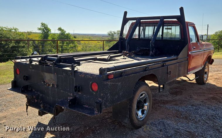 image for item EU3798 1979 Ford F250 flatbed pickup truck