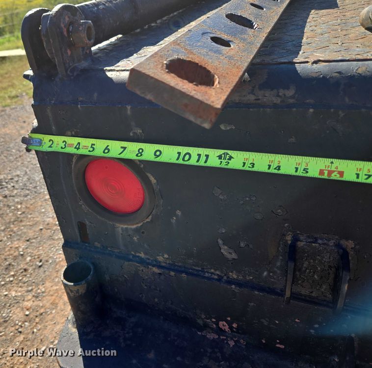 image for item EU3798 1979 Ford F250 flatbed pickup truck