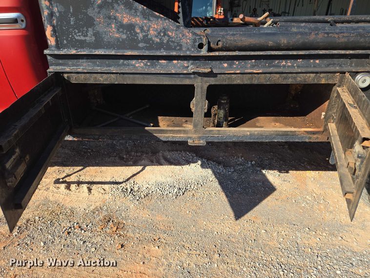 image for item EU3798 1979 Ford F250 flatbed pickup truck