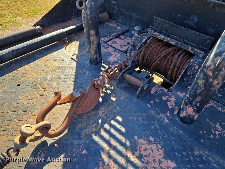 image for item EU3798 1979 Ford F250 flatbed pickup truck