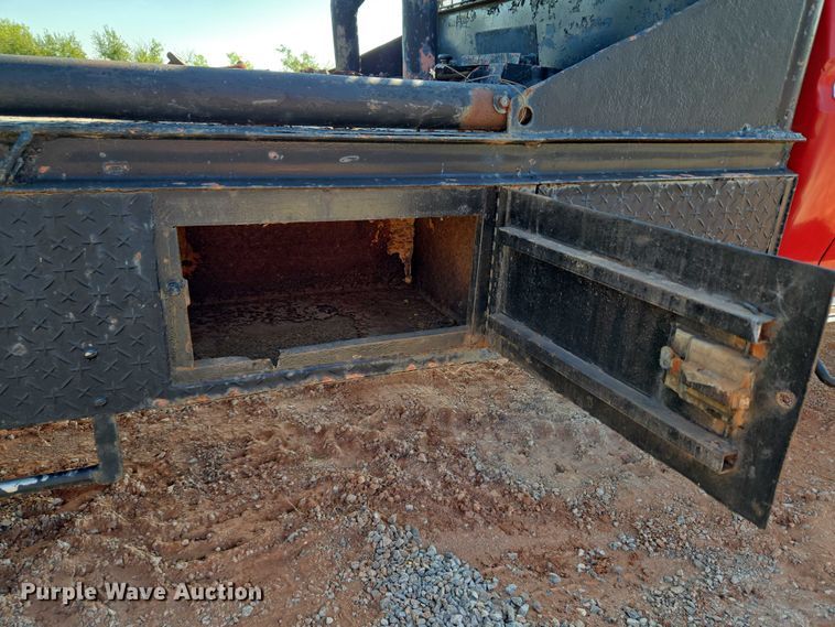 image for item EU3798 1979 Ford F250 flatbed pickup truck