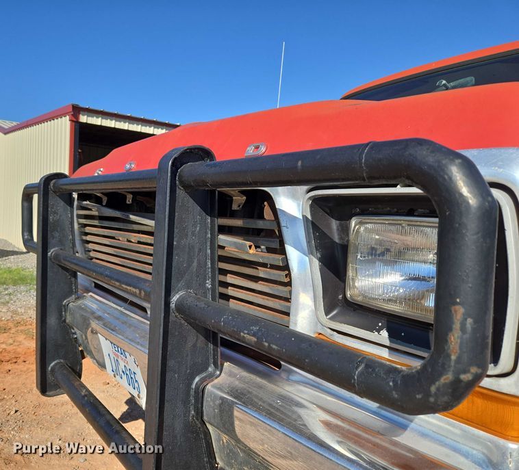 image for item EU3798 1979 Ford F250 flatbed pickup truck