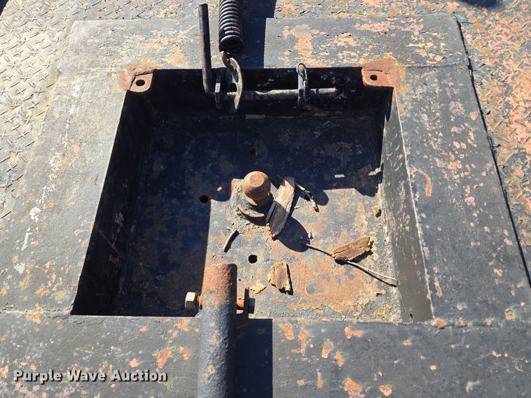 image for item EU3798 1979 Ford F250 flatbed pickup truck