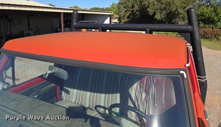 image for item EU3798 1979 Ford F250 flatbed pickup truck