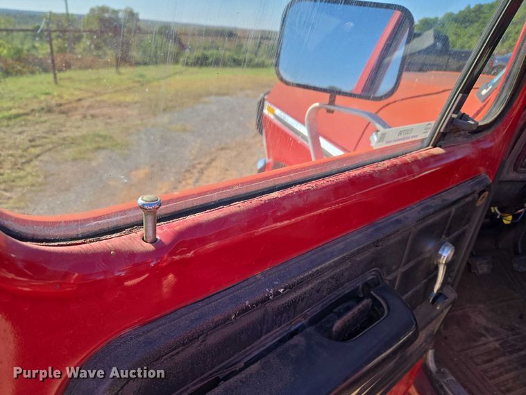 image for item EU3798 1979 Ford F250 flatbed pickup truck