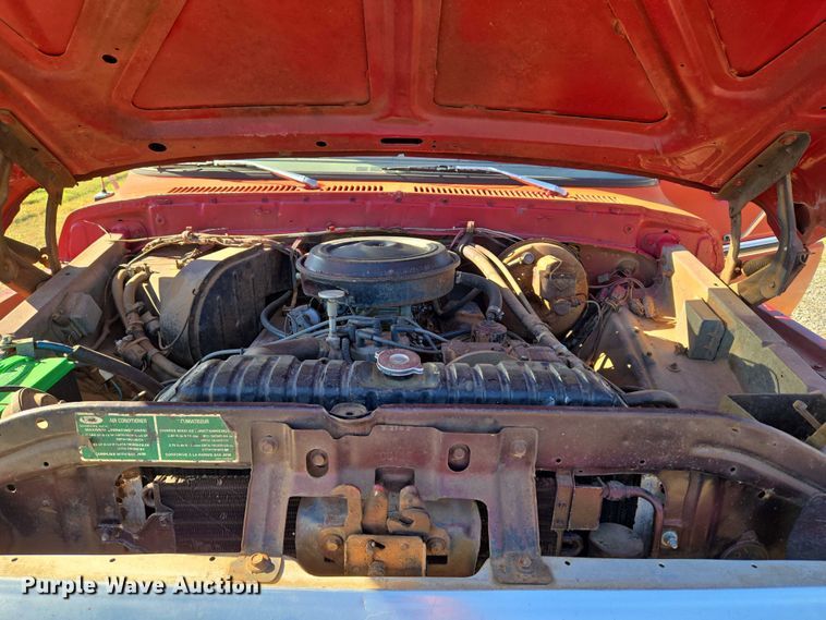 image for item EU3798 1979 Ford F250 flatbed pickup truck