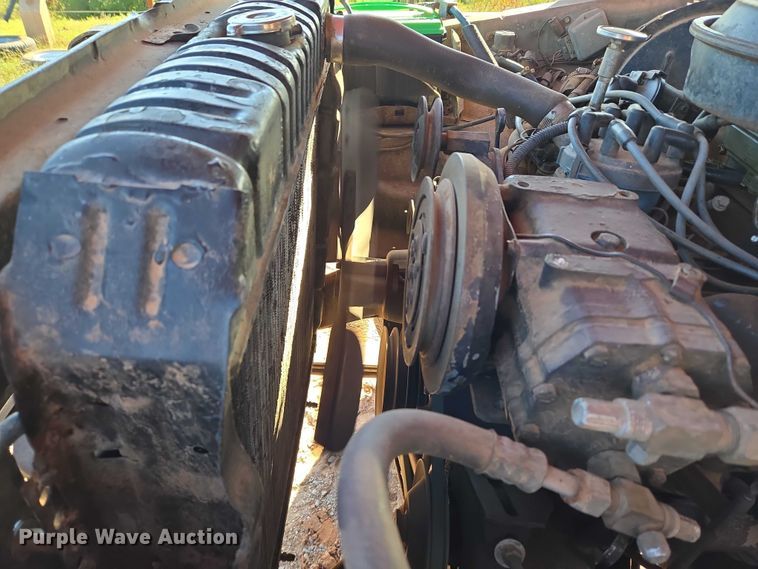 image for item EU3798 1979 Ford F250 flatbed pickup truck