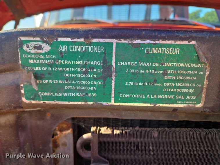 image for item EU3798 1979 Ford F250 flatbed pickup truck