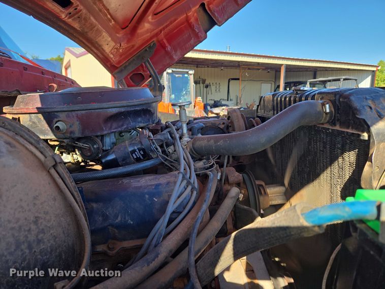 image for item EU3798 1979 Ford F250 flatbed pickup truck