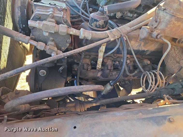 image for item EU3798 1979 Ford F250 flatbed pickup truck