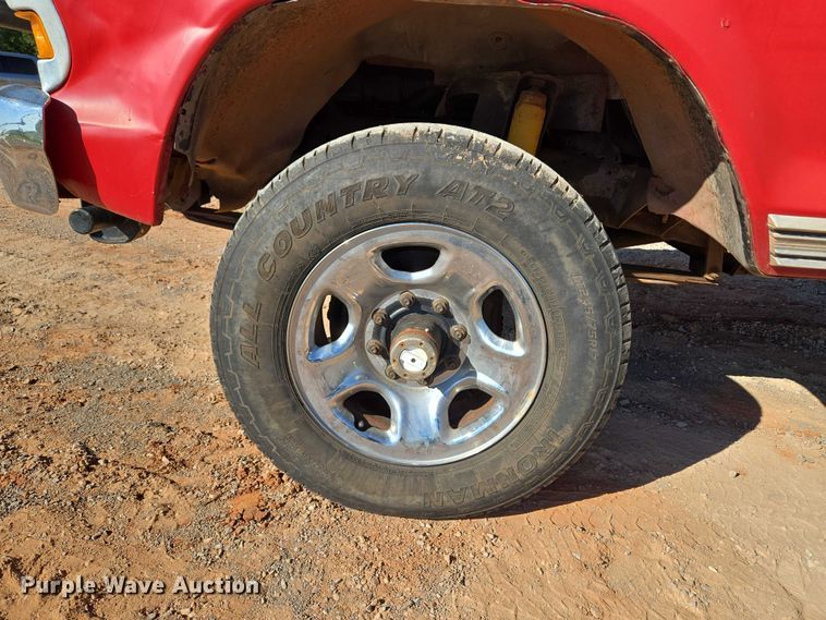 image for item EU3798 1979 Ford F250 flatbed pickup truck