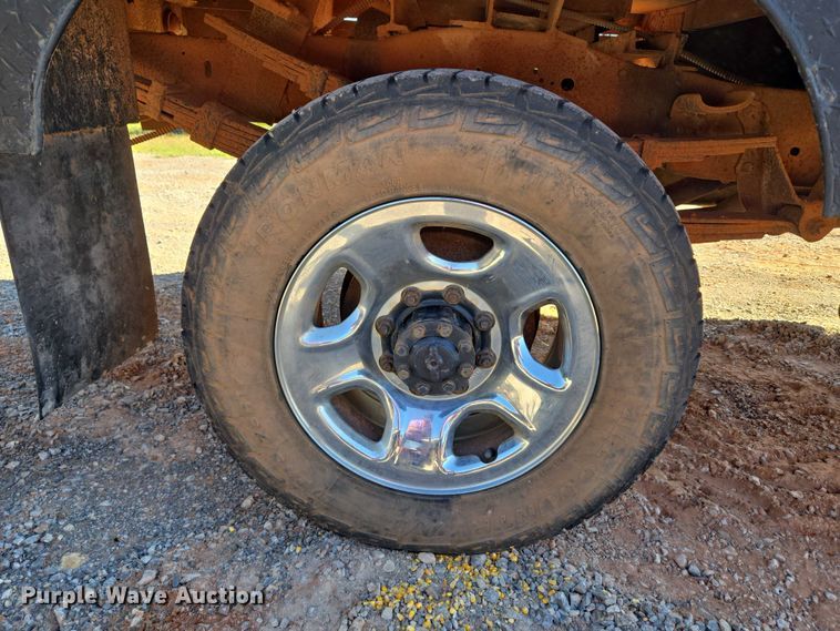 image for item EU3798 1979 Ford F250 flatbed pickup truck