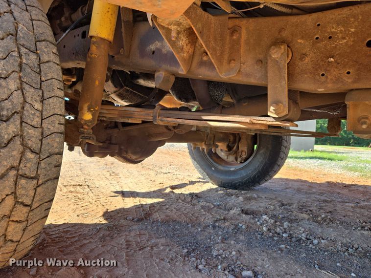 image for item EU3798 1979 Ford F250 flatbed pickup truck