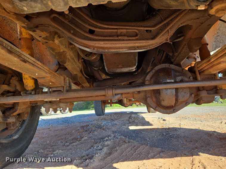 image for item EU3798 1979 Ford F250 flatbed pickup truck