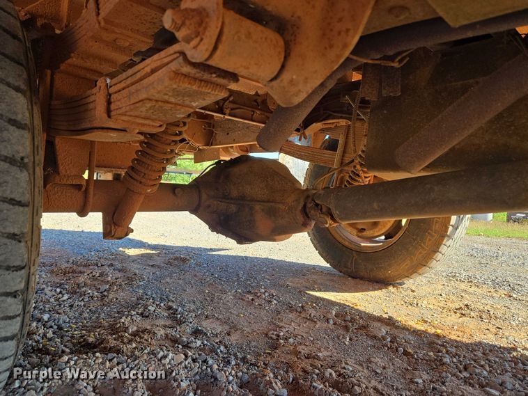 image for item EU3798 1979 Ford F250 flatbed pickup truck