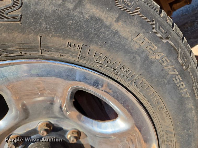 image for item EU3798 1979 Ford F250 flatbed pickup truck