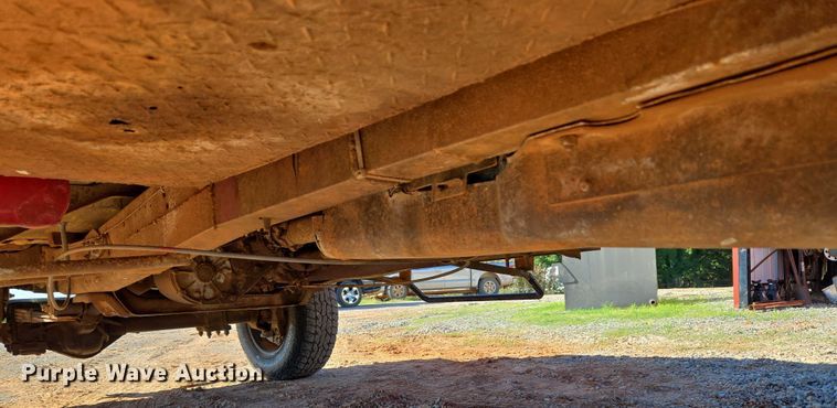 image for item EU3798 1979 Ford F250 flatbed pickup truck