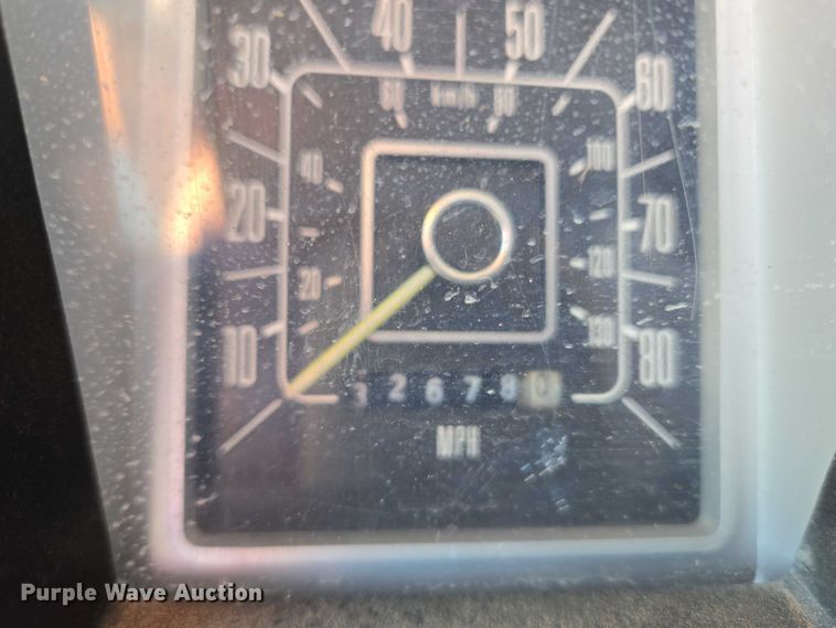 image for item EU3798 1979 Ford F250 flatbed pickup truck