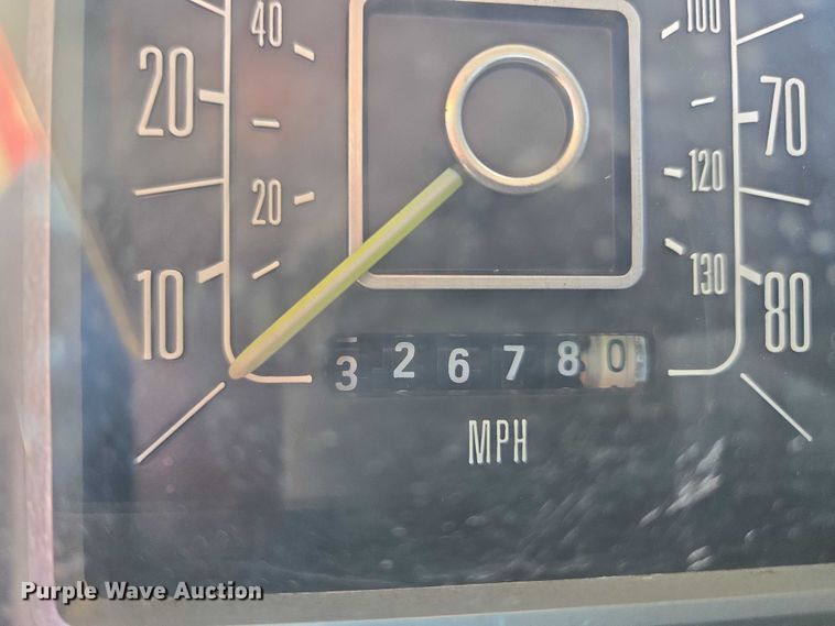 image for item EU3798 1979 Ford F250 flatbed pickup truck