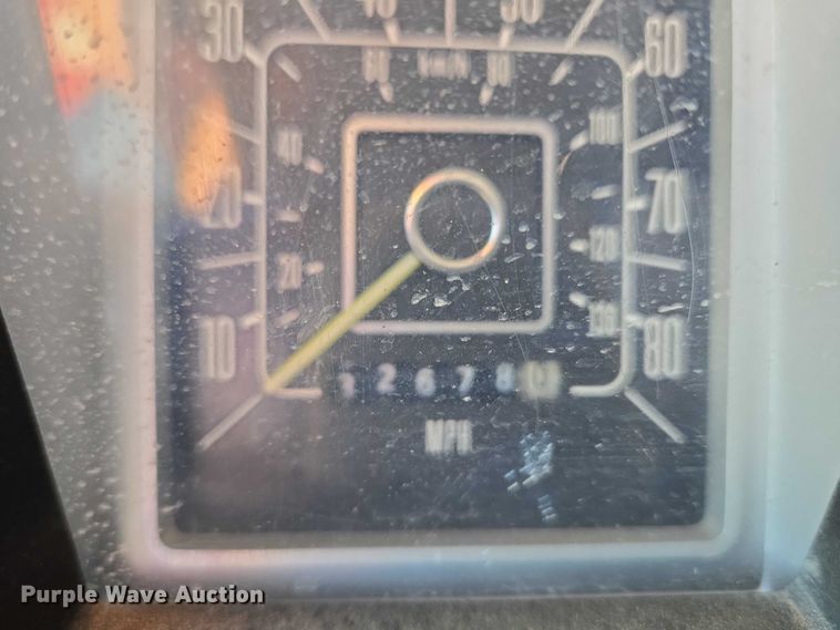 image for item EU3798 1979 Ford F250 flatbed pickup truck