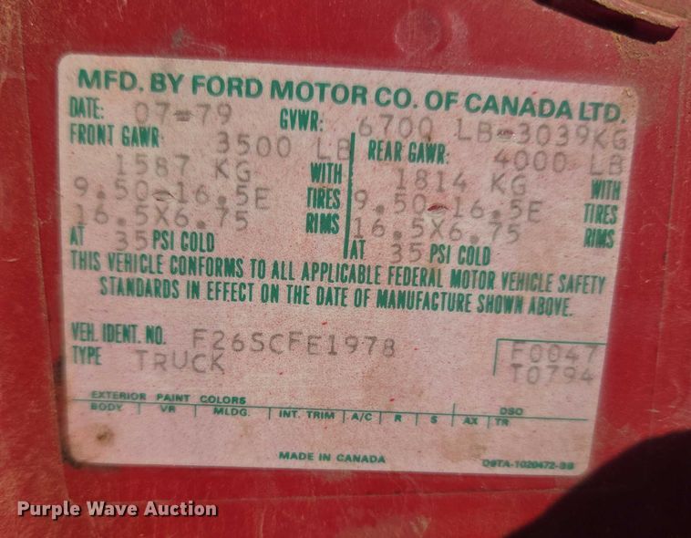 image for item EU3798 1979 Ford F250 flatbed pickup truck