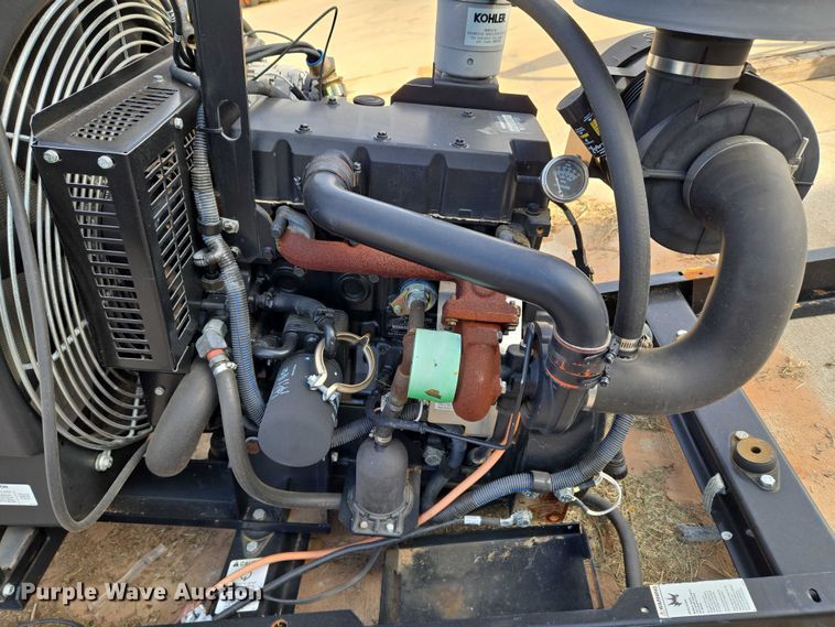 image for item EU3841 John Deere 4024TF281 engine