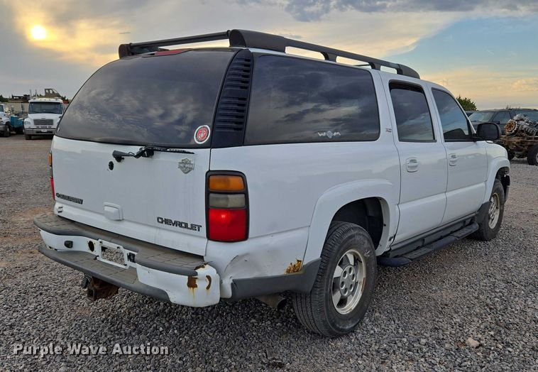 image for item EU3864 2005 Chevrolet Suburban SUV