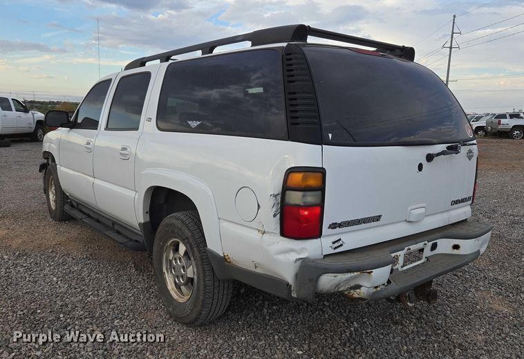 image for item EU3864 2005 Chevrolet Suburban SUV