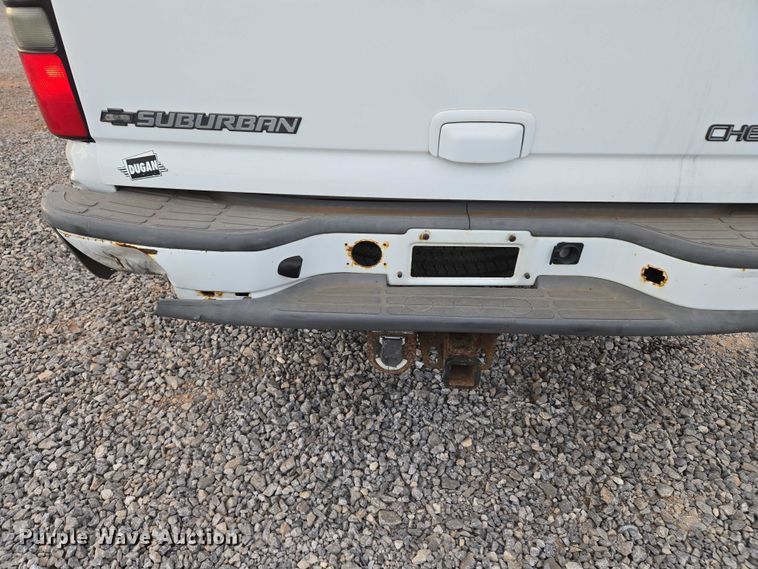 image for item EU3864 2005 Chevrolet Suburban SUV