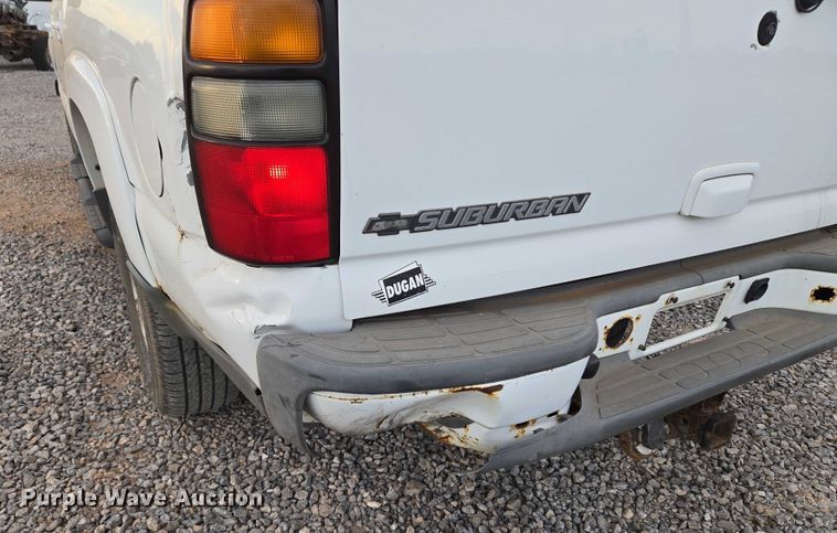 image for item EU3864 2005 Chevrolet Suburban SUV