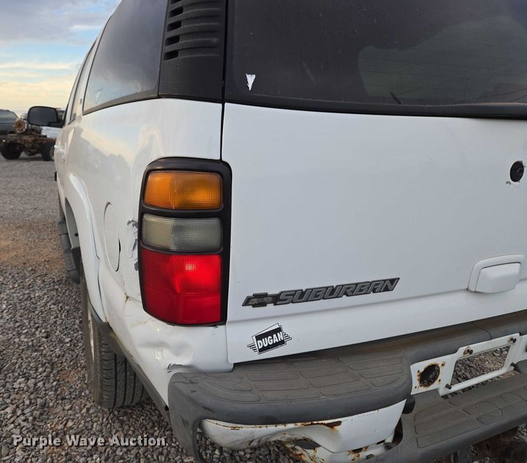 image for item EU3864 2005 Chevrolet Suburban SUV