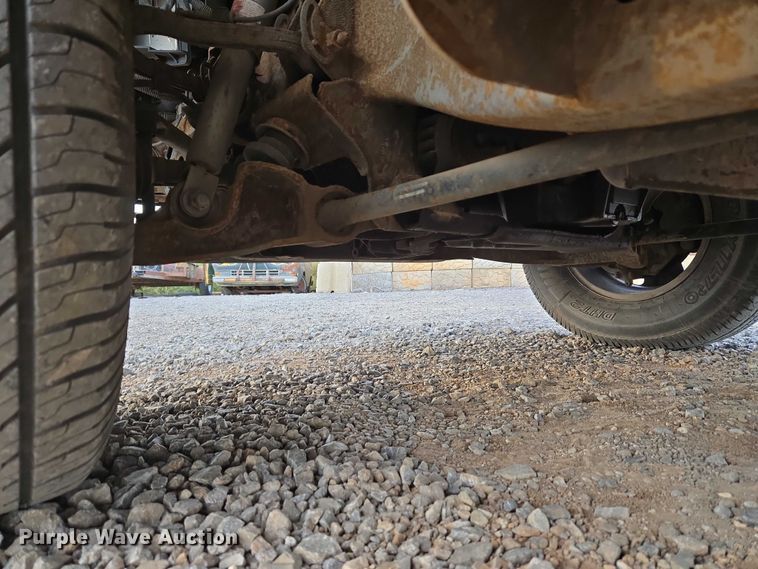 image for item EU3864 2005 Chevrolet Suburban SUV